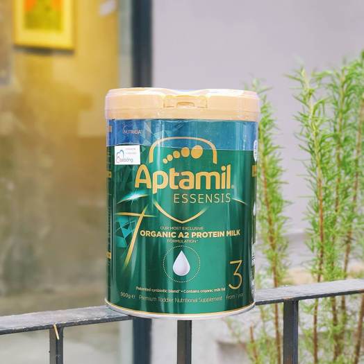 Sữa  Aptamil Essensis số 3 Organic A2 Protein Milk xanh lá cây cho bé từ 1 tuổi 900g của Úc