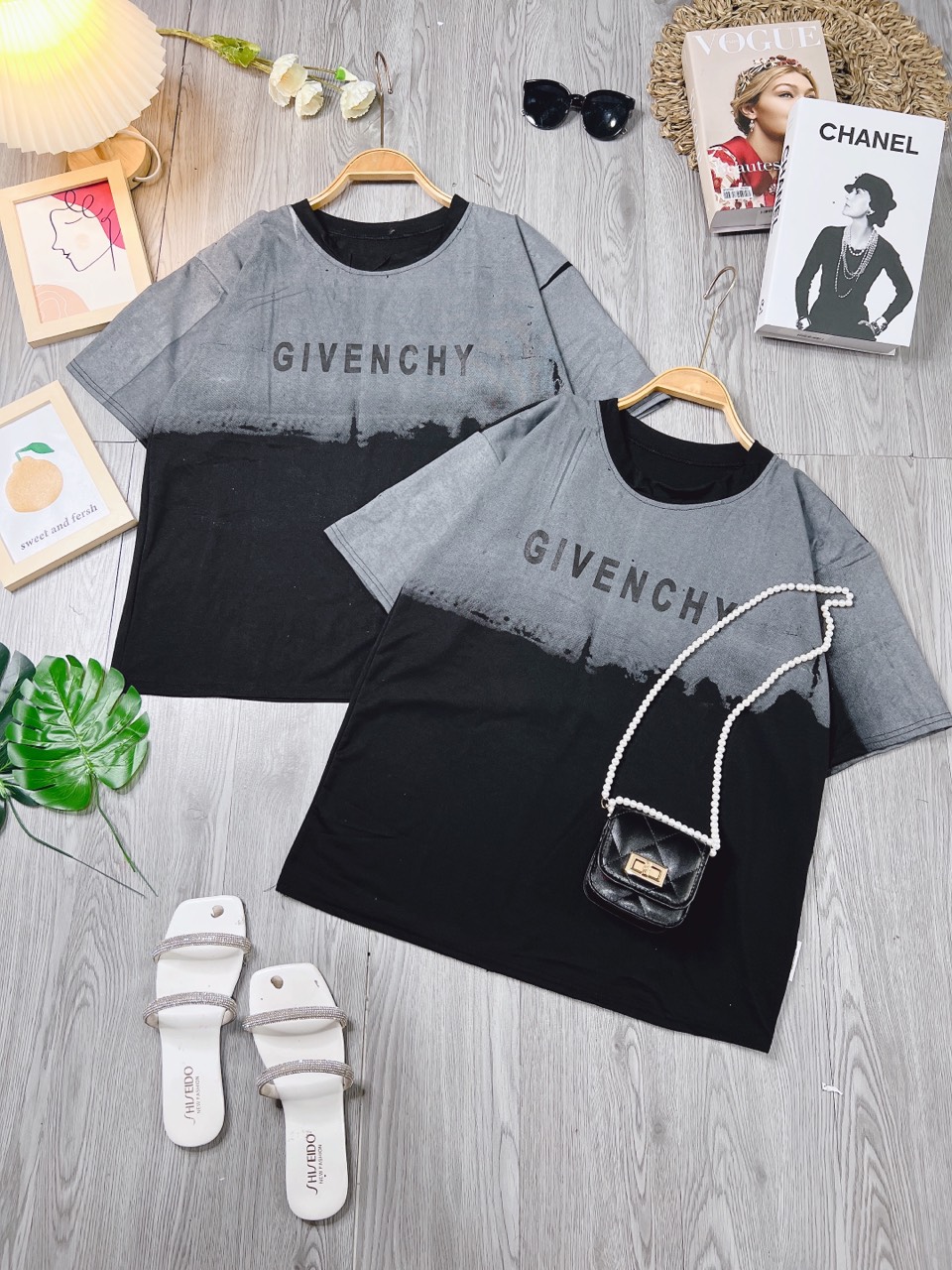 Áo phông loang vai GHIVNCHII ui dùi ui lại thêm 1 em hàng hít hót Đẹp phê luôn ko mua thì tiếc hùi hụi Fom thụng nam nữ mặc đôi thì mê ly ,Chất su đanh mịn,mã,CT