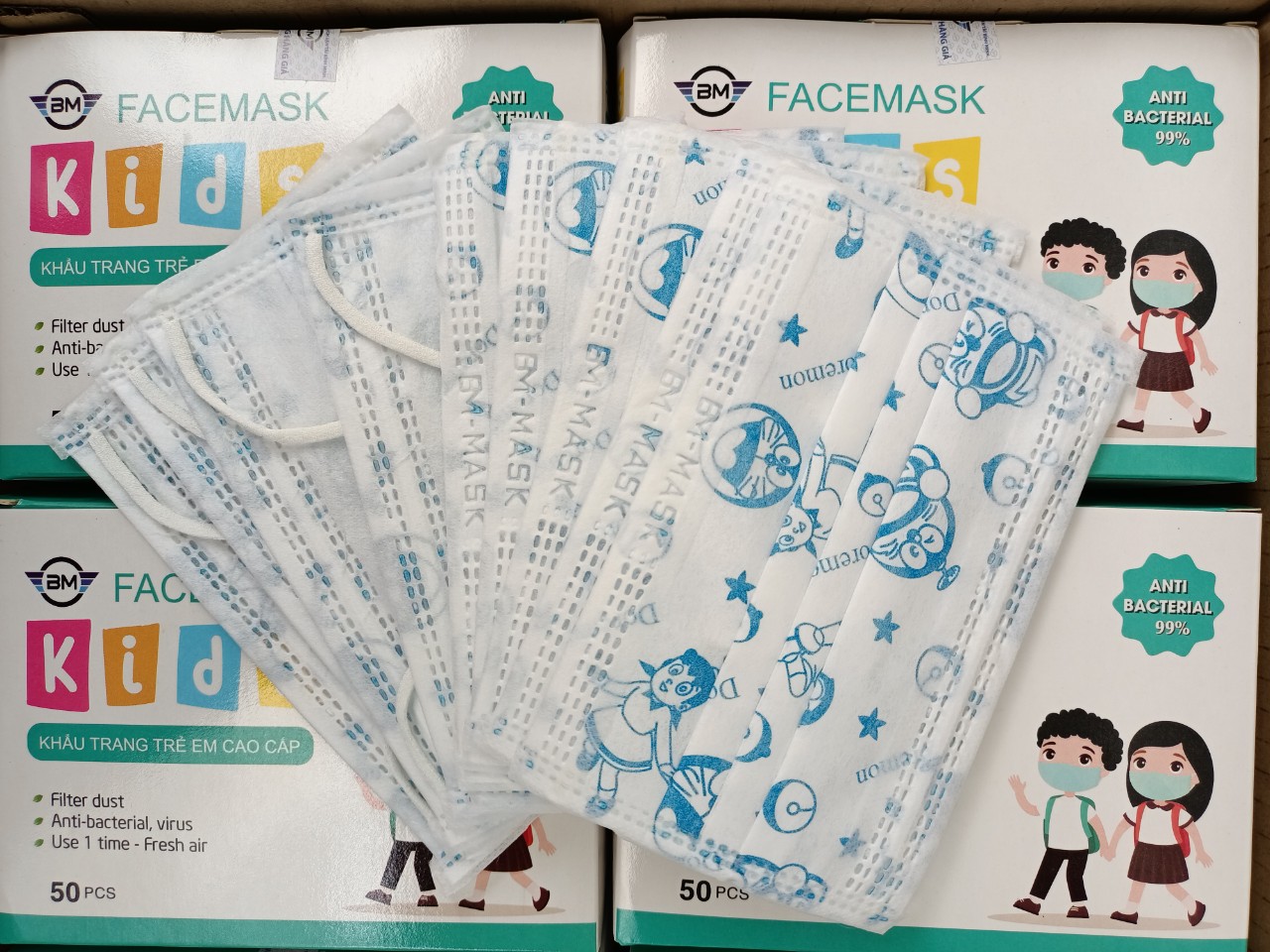 [BM] Mask trẻ em kháng khuẩn hộp 50 cái, cho bé 3 đến 12 tuổi. Anticovid cho bé yêu đến trường.