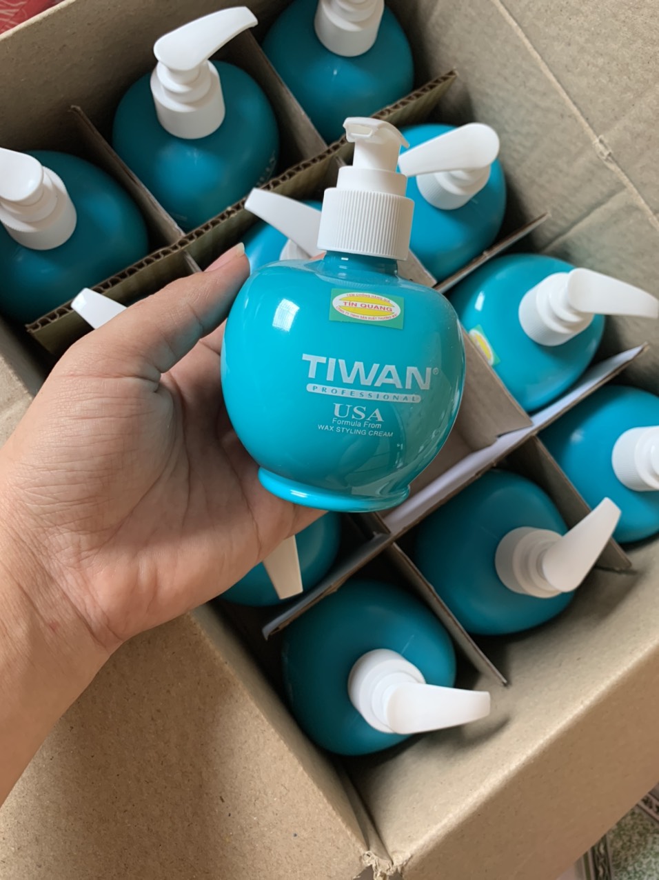 Wax gel tạo lọn tóc uốn xoăn giữ nếp Tiwan tạo kiểu tóc  định hình kiểu tóc mùi thơm dịu nhẹ ( wax m