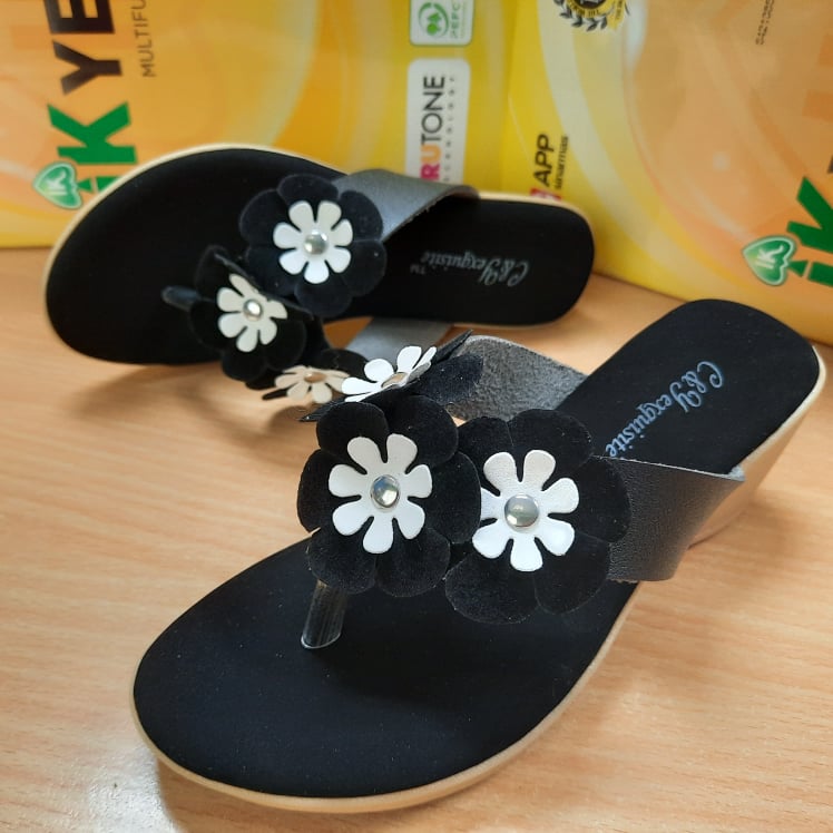 ✨READY STOCK✨Girl Sandals Kids Fashion Flower Sandals Casual Pu Beach Shoes