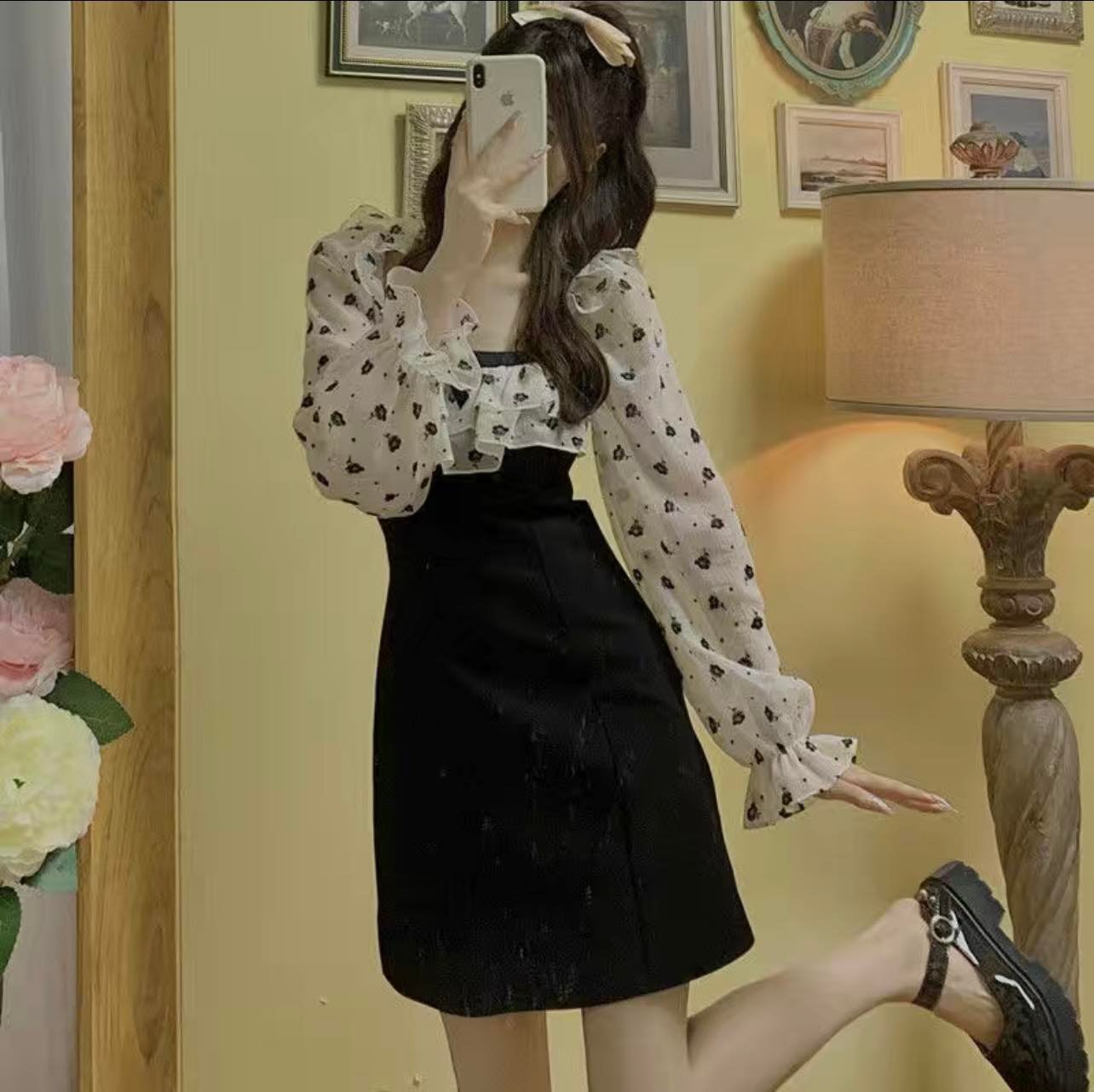 Đầm tay dài cổ vuông họa tiết phong cách vintage
