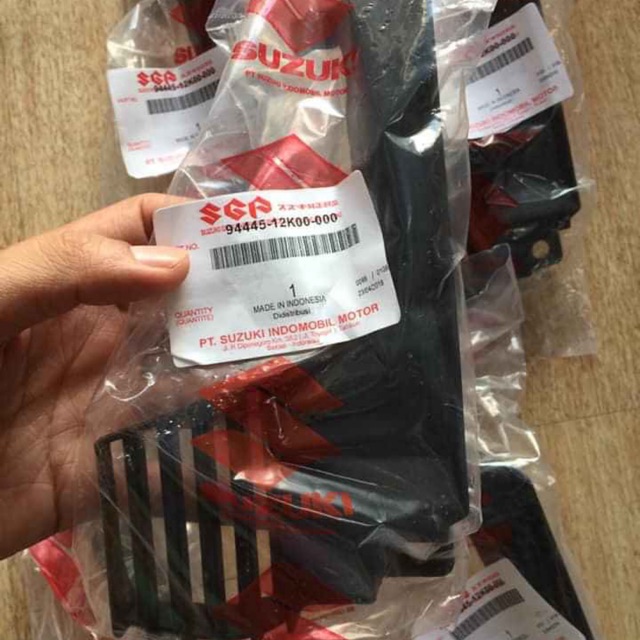 [HCM]MIẾNG NHỰA CHE KÈN RAIDER SATRIA FI SẢN XUẤT TẠI SUZUKI INDONESIA, FULL BOX NHÀ MÁY HÃNG