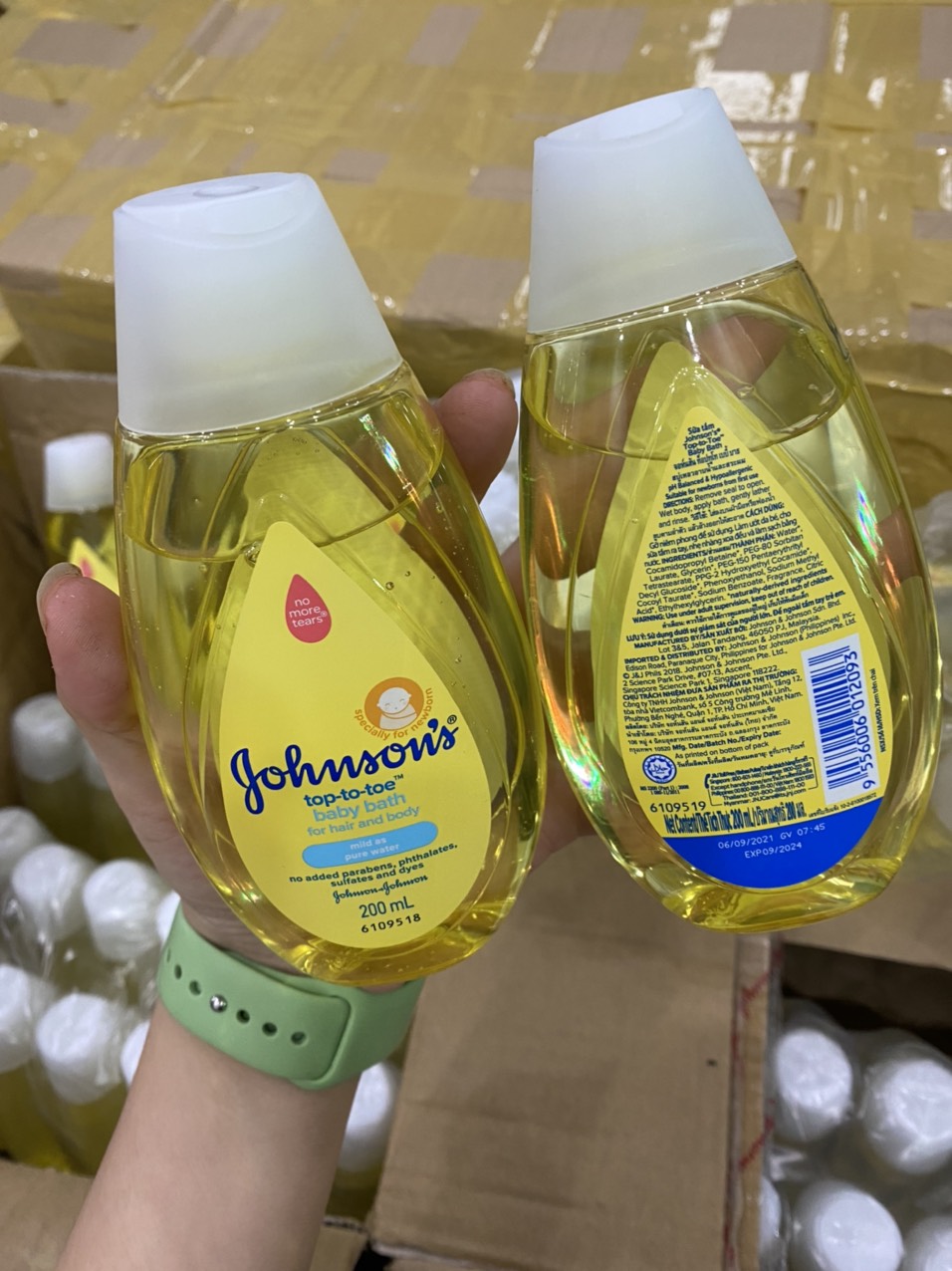 Combo 2 chai sữa tắm gội toàn thân johnson baby chai 200ml