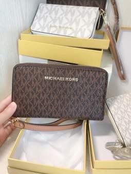 Ví cầm tay MK siêu đẹp