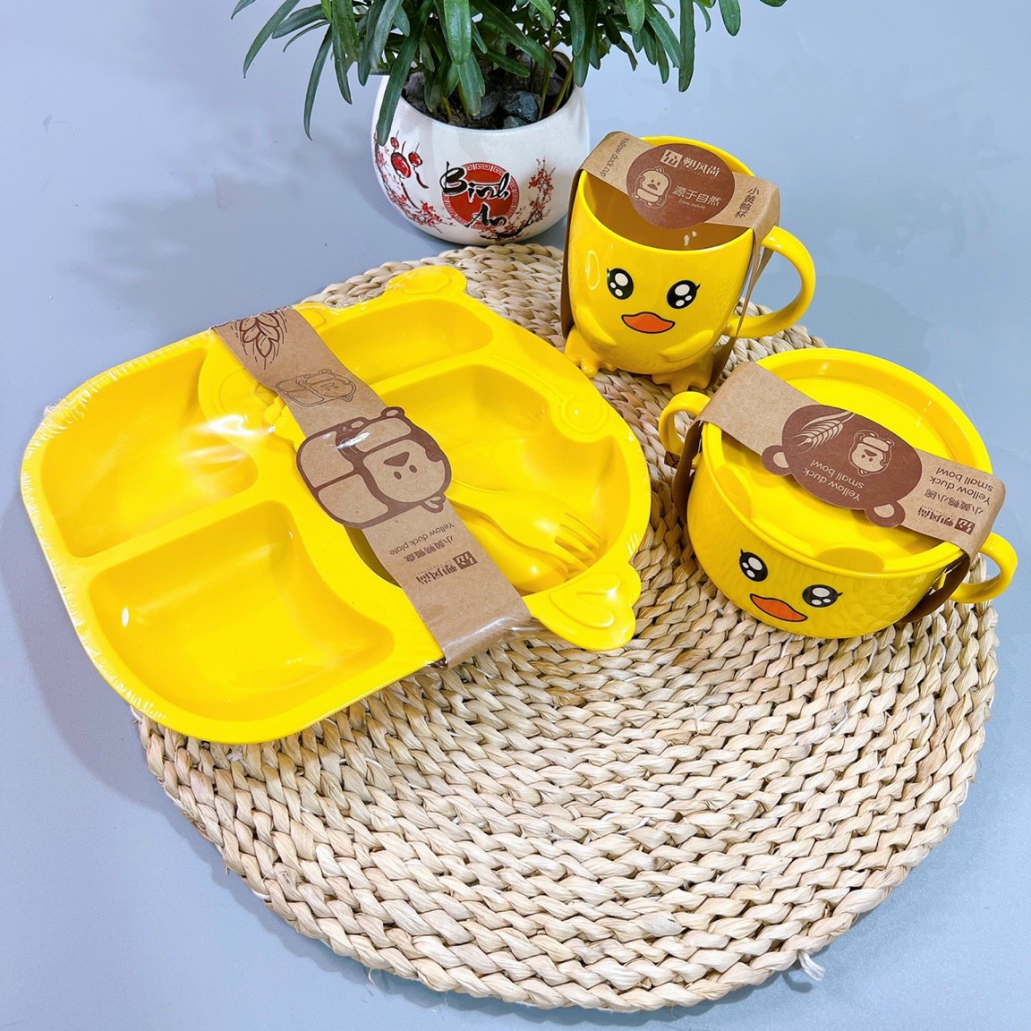 Khay ăn dặm, bộ dụng cụ tập ăn dặm cho bé hình vịt vàng ngộ nghĩnh đáng yêu kích thích bé ăn dặm