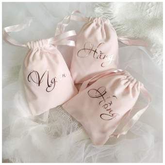 Túi nhung dây rút in tên theo yêu cầu đựng mỹ phẩm, trang sức, làm quà tặng