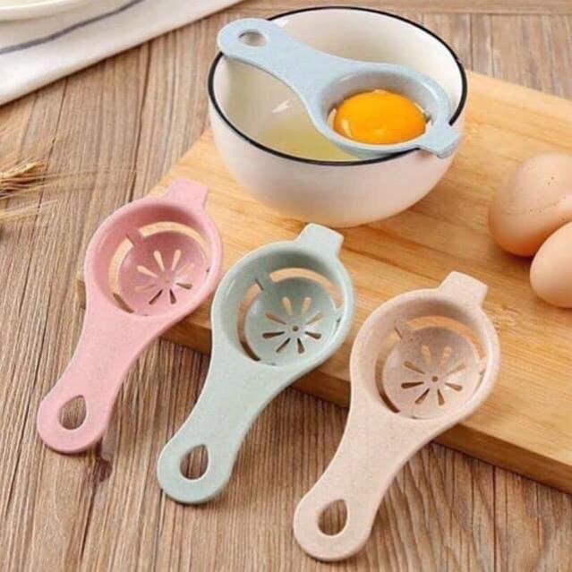 Dụng cụ tách lòng trắng trứng, lọc trứng