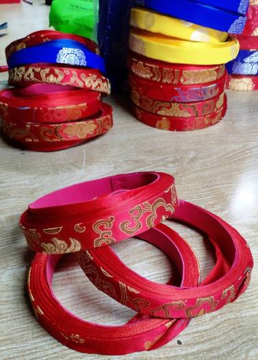 Khăn đóng đội đầu cho bé trai và người lớn phối vơi áo dài