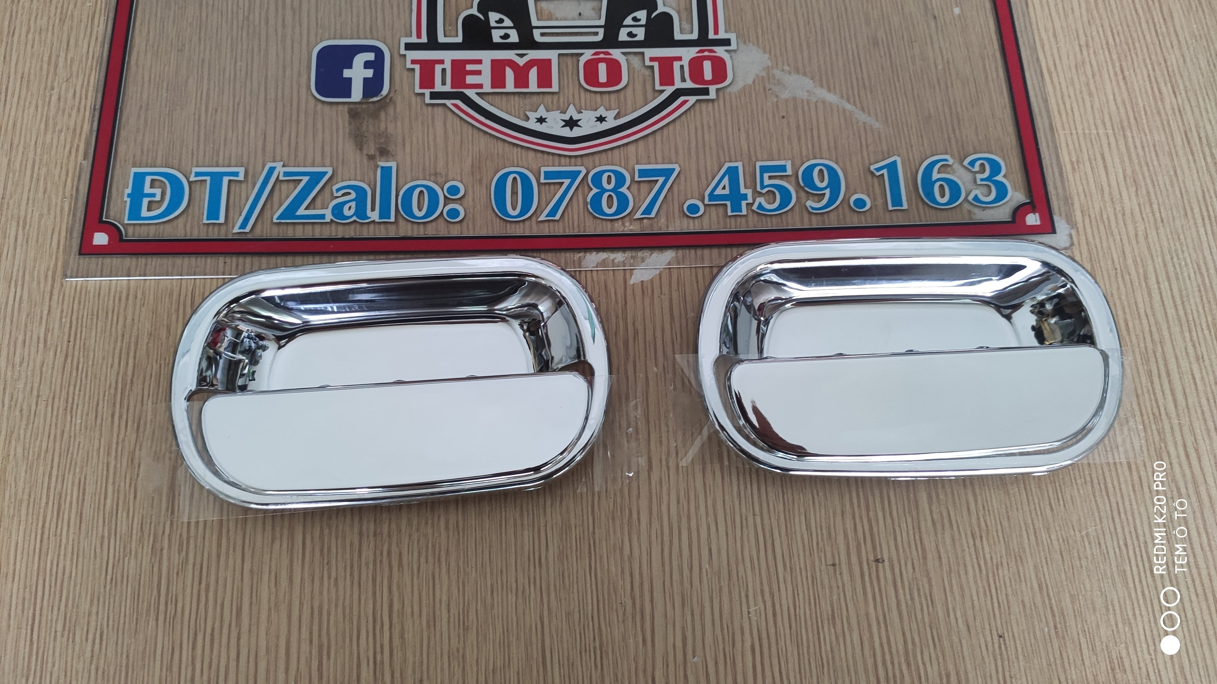 Ốp tay nắm cửa xe tải Isuzu nhỏ QKR