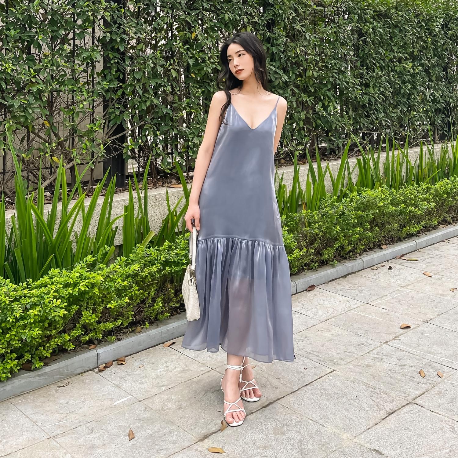 Đầm 2 dây đuôi cá dáng dài chất liệu tơ óng hàn thiết kế 2 lớp liola store
