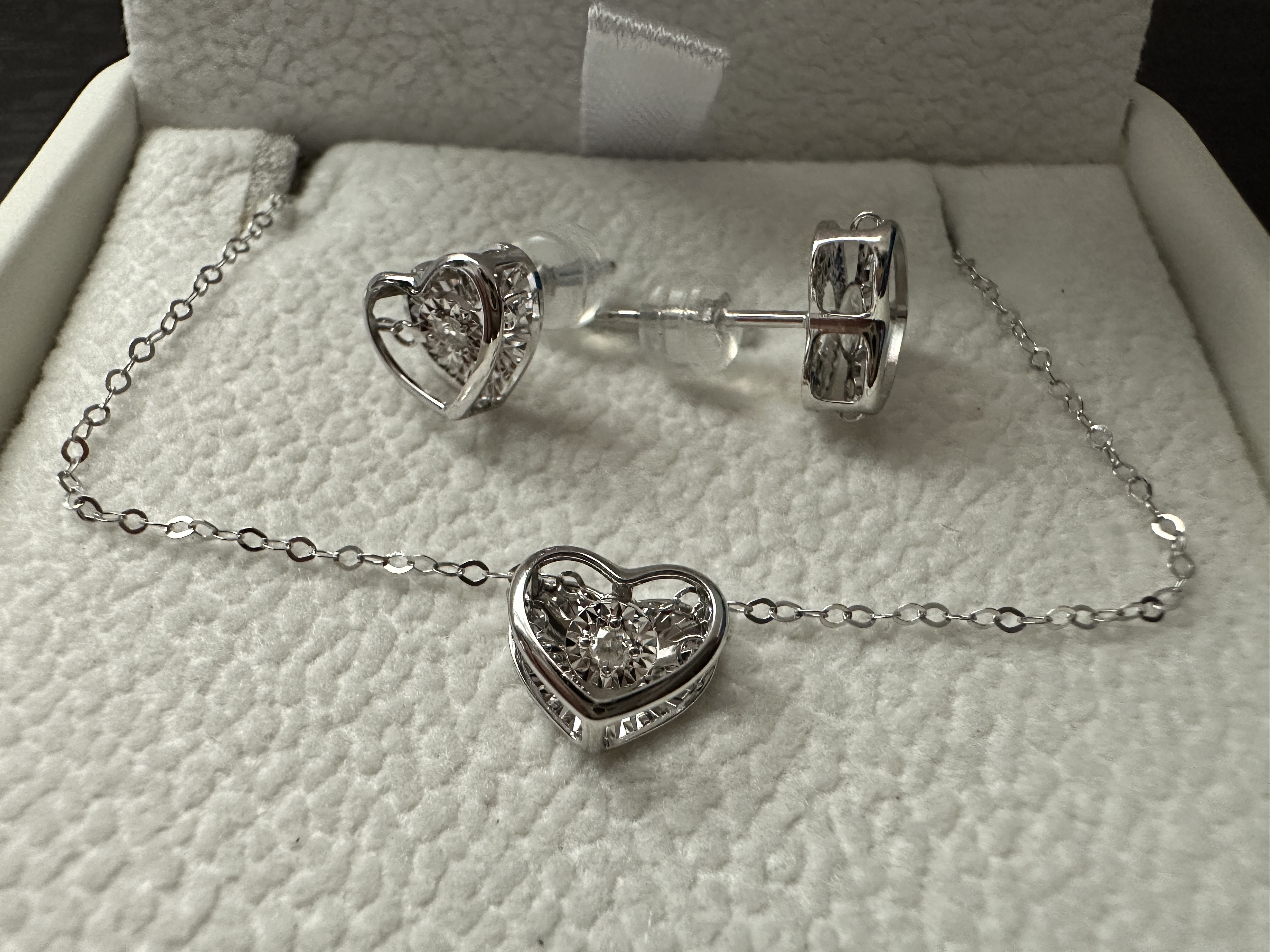 Ciondolo e orecchini danzanti in oro bianco 18 carati con diamante, regalo di San Valentino per lei