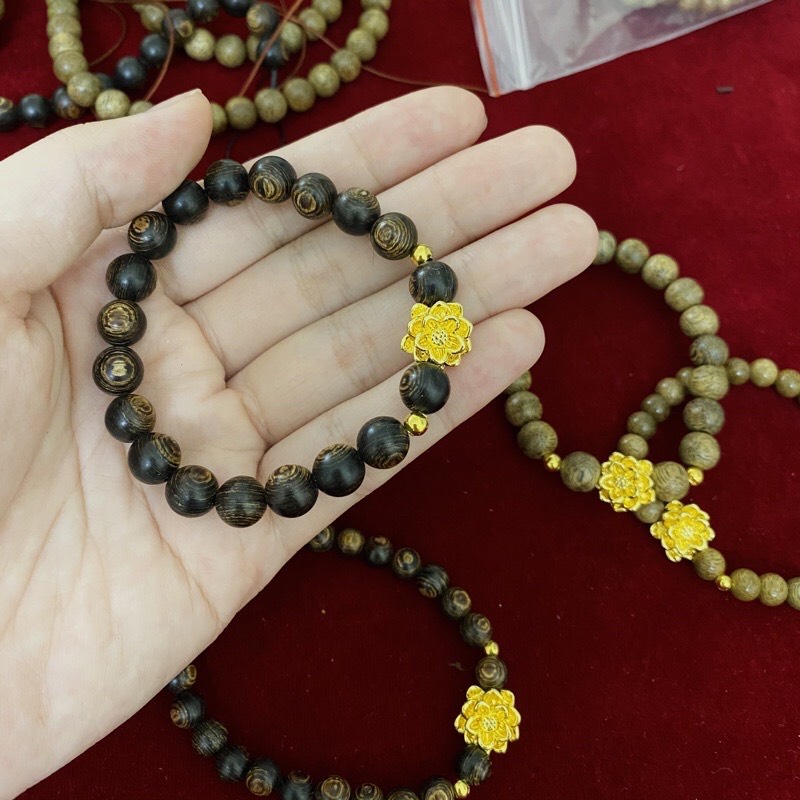Vòng tay Trầm Hương mix charm Hoa Sen vàng - Trầm Sánh Chìm và Trầm Tốc - 6mm & 8mm - Vòng gỗ tự nhiên Nam Nữ