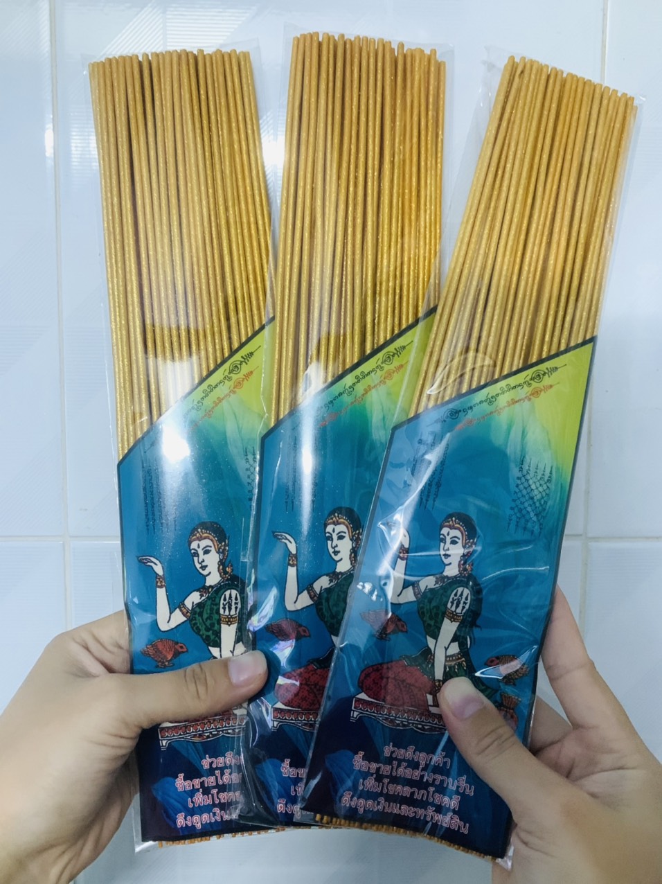 Bộ 3 bó Bó Nhang Thần Tài thu hút tài lộc trong kinh doanh hàng Thái lan