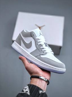 Giày Nike Air Jordan 1 Low – Wolf Grey - Tặng kèm vớ Nike