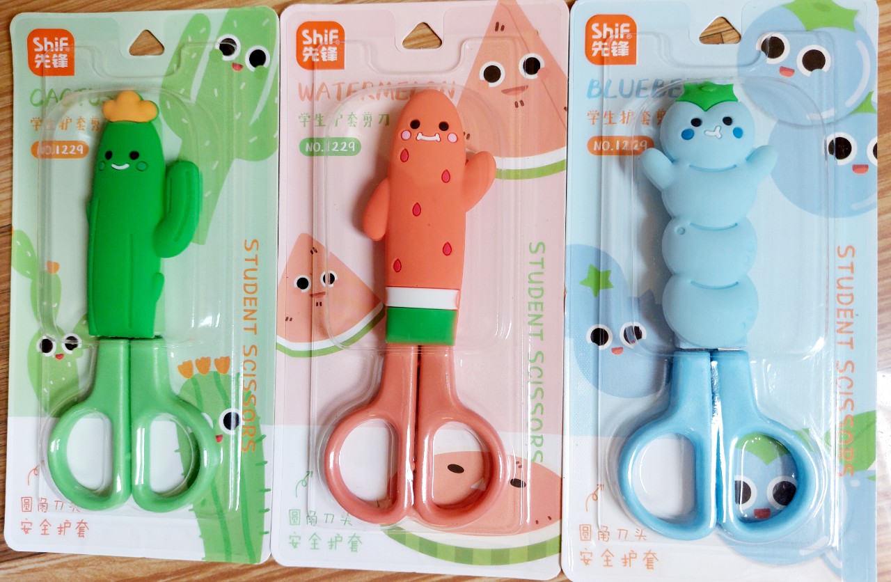 Kéo thủ công, kéo cắt giấy học sinh có nắp nhựa an toàn Cute