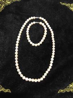 BỘ DÂY CHUYỀN VÀ VÒNG TAY NGỌC TRAI