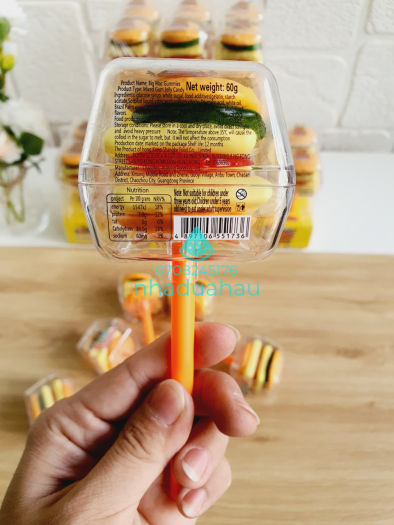 Một cây kẹo dẻo Burger que khổng lồ hiệu BigMac Hongkong que bọc hộp nhựa cứng cáp xịn xò 60g