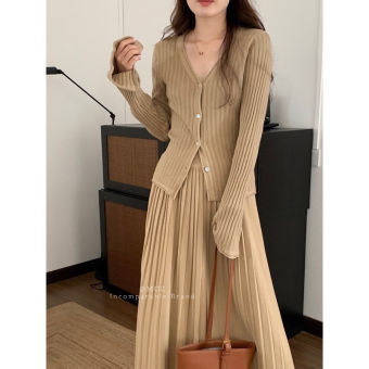 Set len tăm khuy tay loe + cv xếp ly dài