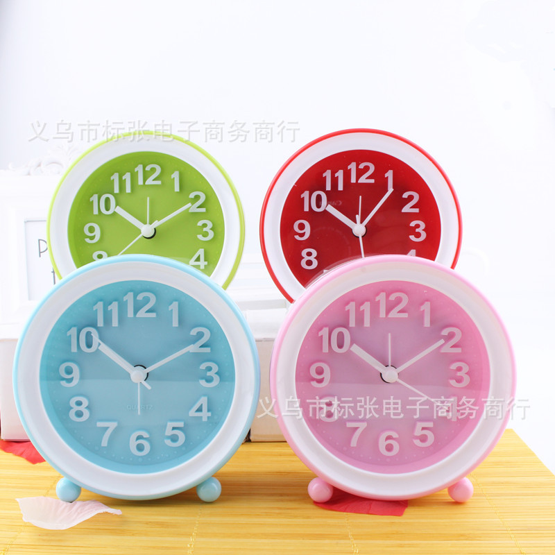 Đồng hồ để bàn nhiều màu hình quả táo