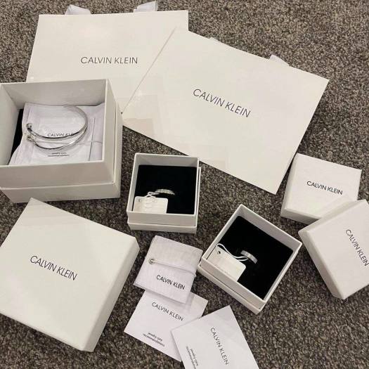 Vòng tay lắc tay titan nữ CK không gỉ không bay màu - Bảo hành 12 tháng