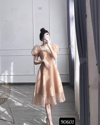 Đầm trễ vai tay dài phong cách quý tộc gợi cảm