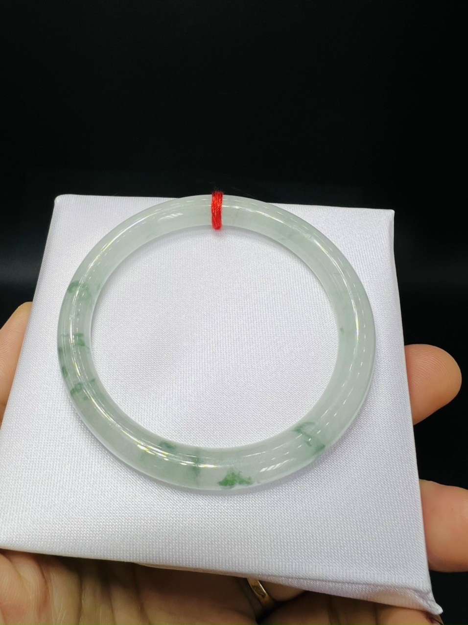 Vòng tay đá cẩm thạch trắng ngò hàng đẹp đá bóng sáng đủ Ni hình chụp thực tế 100% có tư vấn size