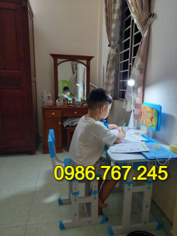Bộ bàn học thông minh chống gù,chống cận,có đèn led 3 chế độ.