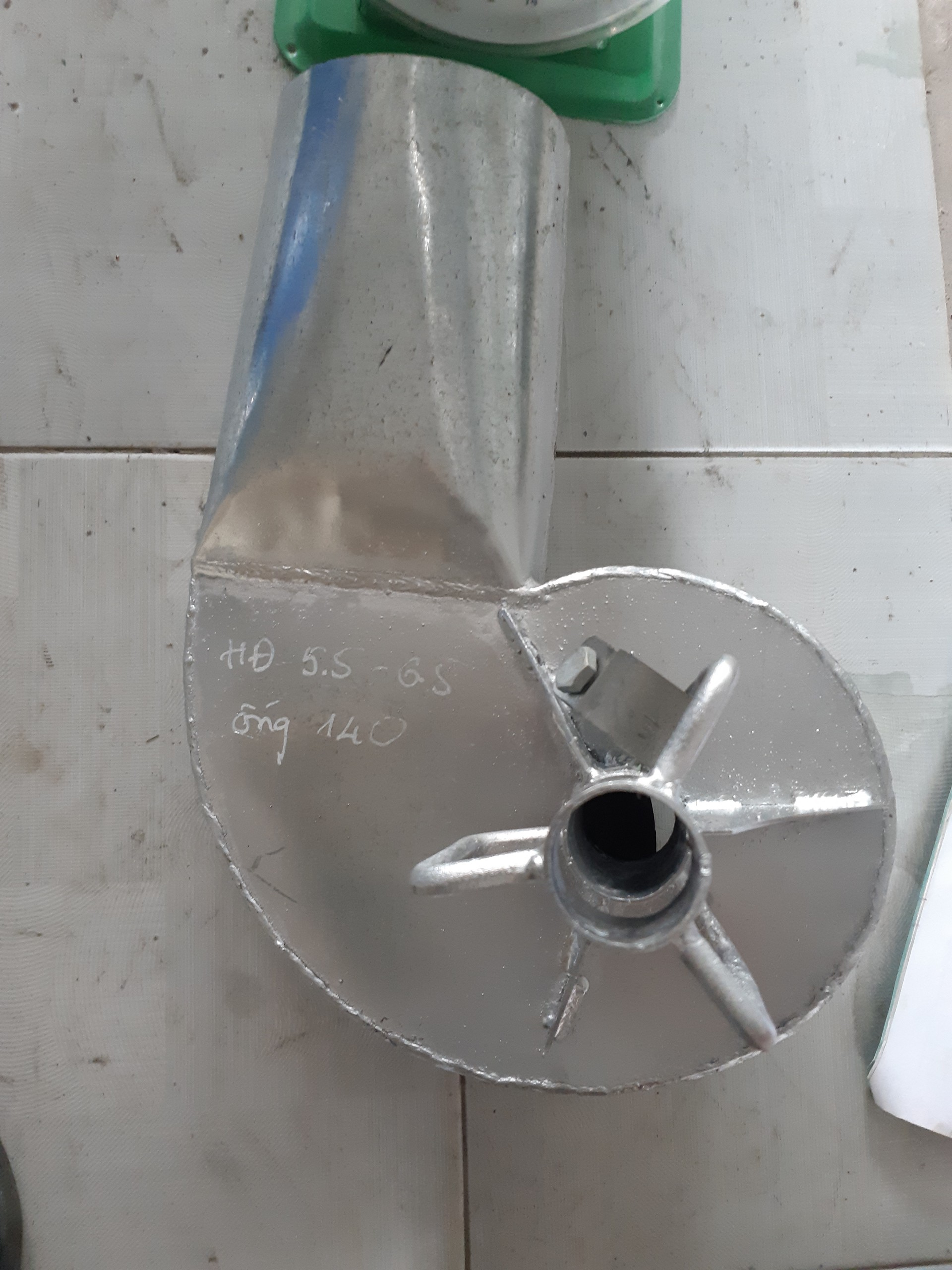 Đầu Bò Bơm Nước, Máy xăng 5.5-6.5hp, Motor kéo 1hp, 1.5hp( Tu Hít Bơm Tát) Đầu Ra Phi 140mm Lắp Sắt Xi Đuôi Tôm Cho Ống Tuýp 34mm