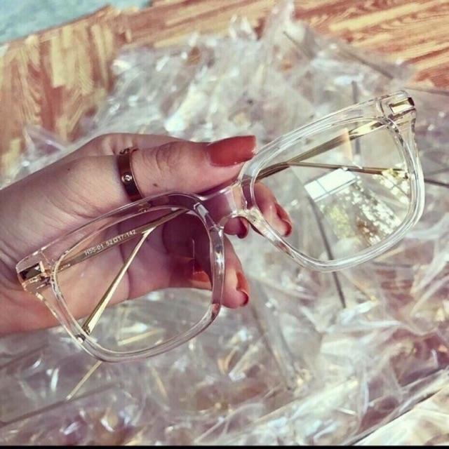 MẮT KÍNH GIẢ CẬN CHỮ V TRONG SUỐT GỌNG VÀNG GỌNG BẠC CỰC ĐẸP( Tặng kèm bao da)