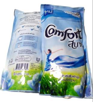 1 gói Nước xả vải Comfort Thái 580ml màu xanh
