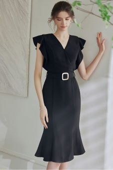 Đầm thiết kế dáng đuôi cá cổ tim tay bèo kèm đai