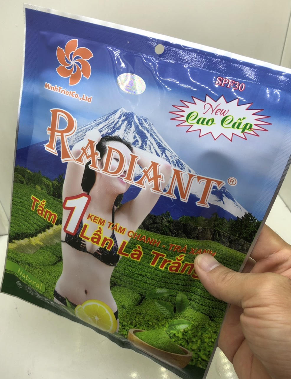 Tắm trắng Radiant chanh trà xanh 270g
