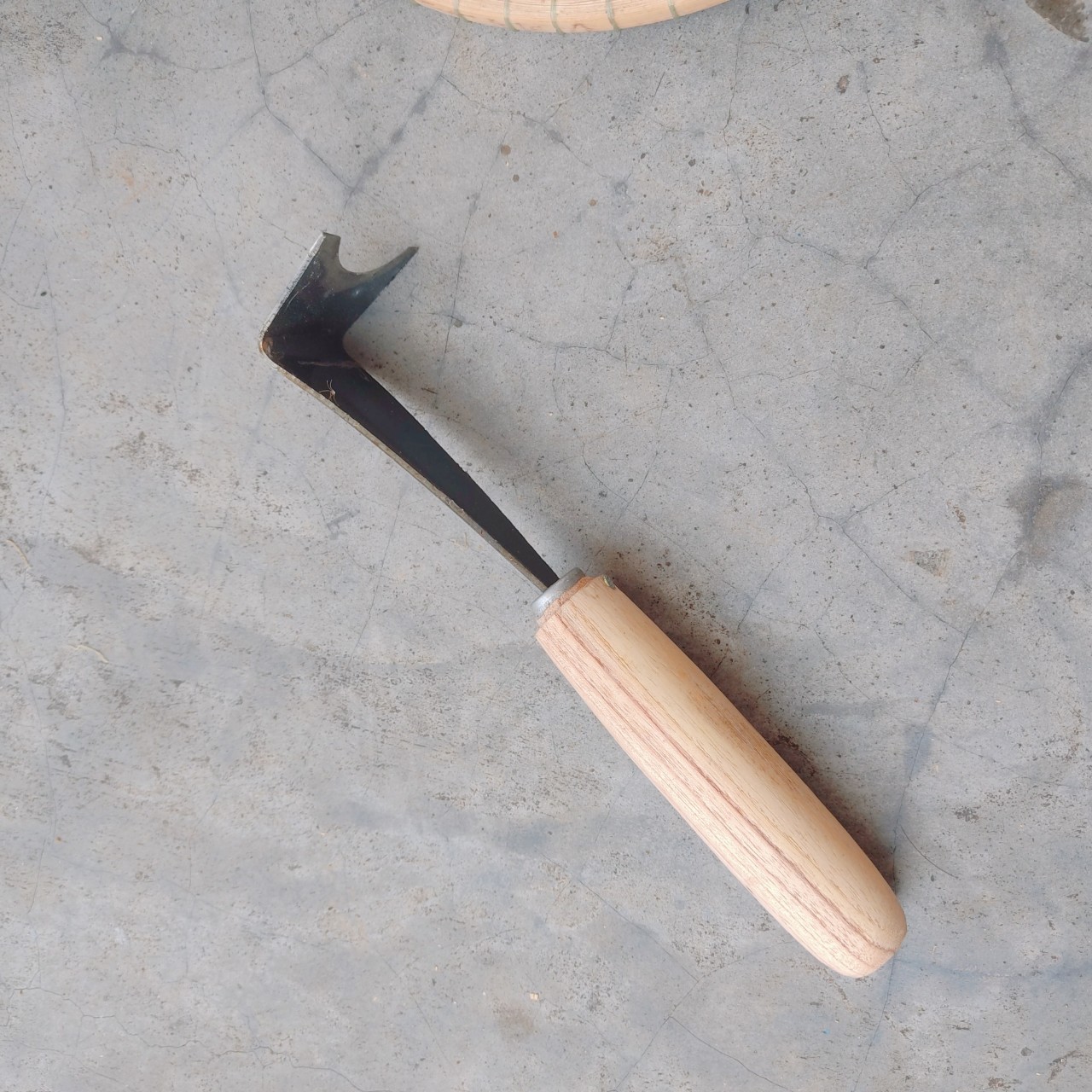 Dao cạo mía, dao gọt mía cầm tay, dao bào mía cầm tay loại 1 rèn từ nhíp xe, có cán gỗ êm tay hàng thủ công chắc chắn - Ảnh thật sản phẩm