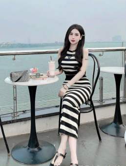 Set váy thun body kẻ sọc ngang mặc đi chơi hack dáng, áo thun 3 lỗ croptop và chân váy dài ôm body co giản
