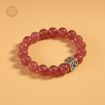 TINH LÂM Vòng Tay Phong Thủy Đá Thạch Anh Dâu Tây  10 Li - Charm Vuông Sen