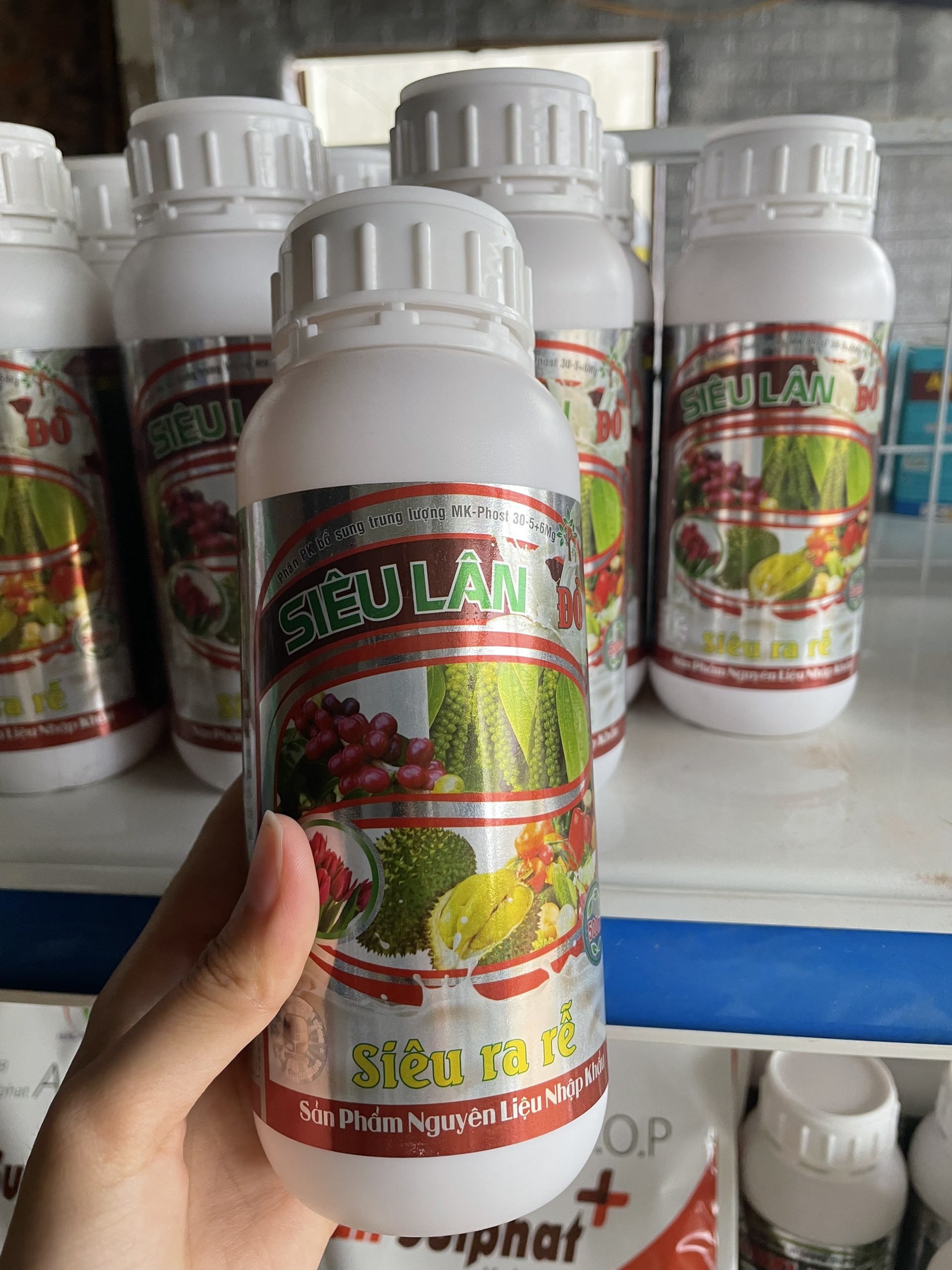 Siêu lân đỏ chai 500ml - phân bón lá bổ sung trung lượng
