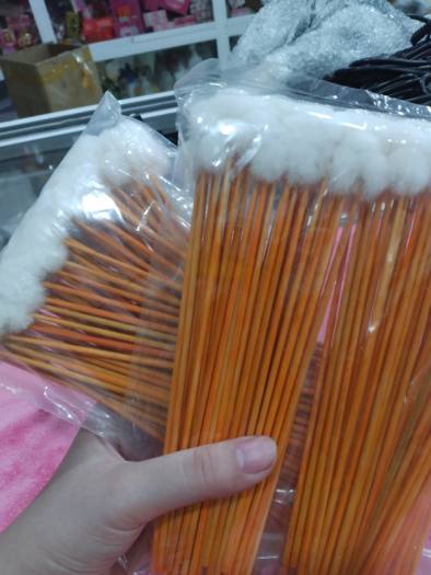 ] Bông Ngoáy Tai - cây bông ráy tai Bông ráy tai lông vịt chuyên dùng các tiệm tóc với chất liệu lông vịt sạch và gỗ hương hoàn toàn rất êm khi ráy tai.