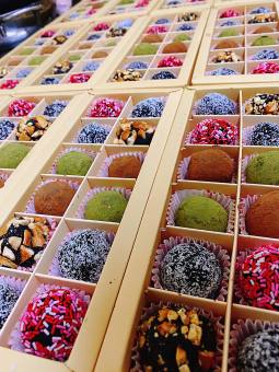 QUÀ TẶNG SOCOLA TRUFFLE KIỂU BỈ & SOCOLA TRUFFLE CACAO - Lem House