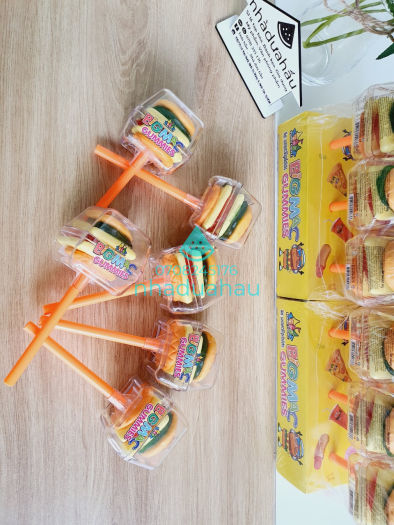 Một cây kẹo dẻo Burger que khổng lồ hiệu BigMac Hongkong que bọc hộp nhựa cứng cáp xịn xò 60g