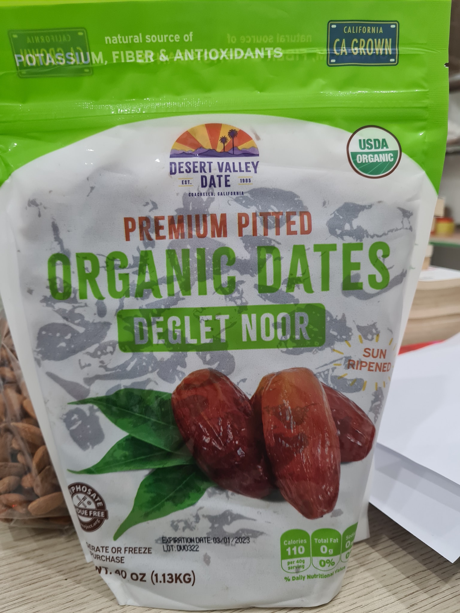 Chà là sấy Desert Valley Date Organic Deglet Noor Dates 1.13kg