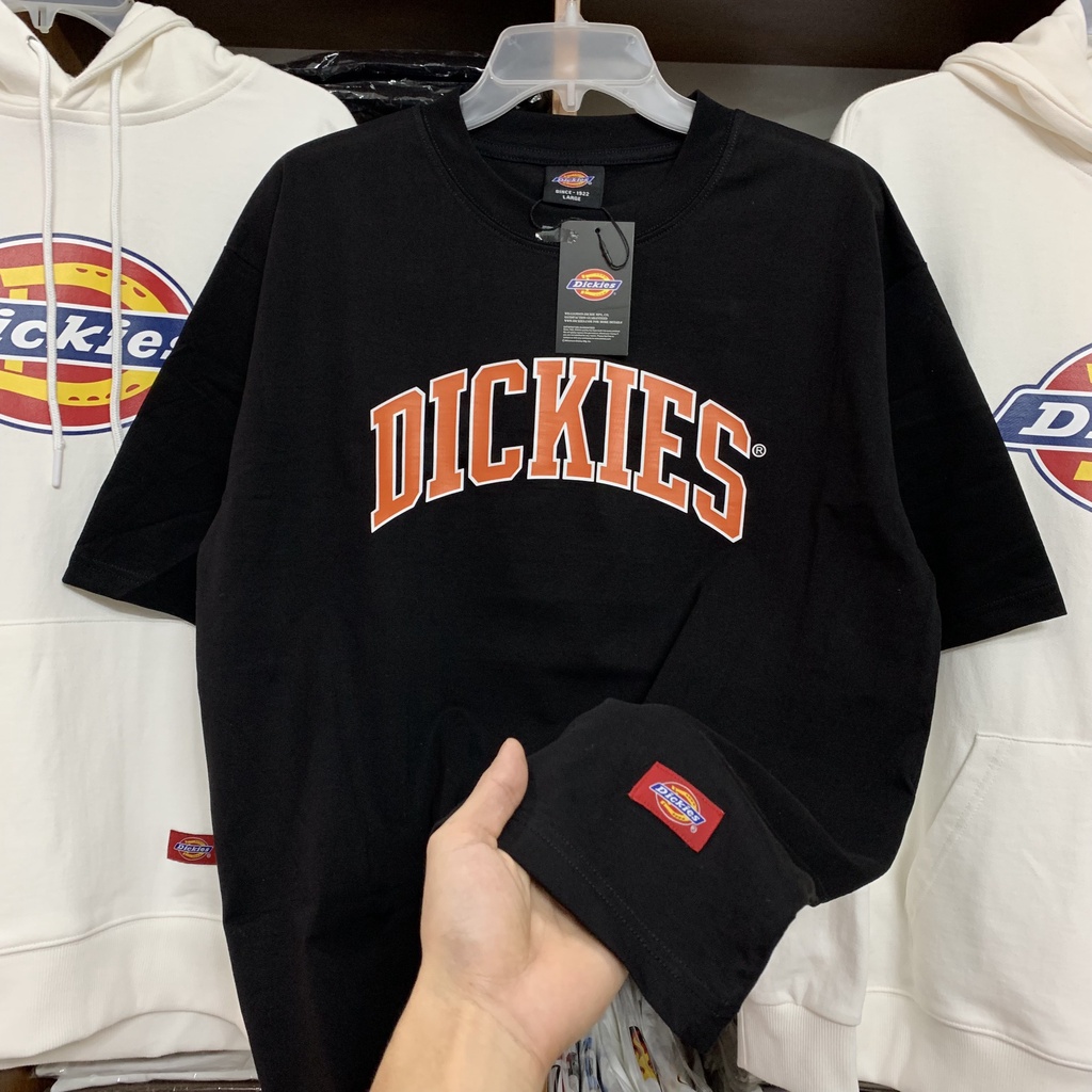 Áo phông dickies đen hoạ tiết chữ since 1922