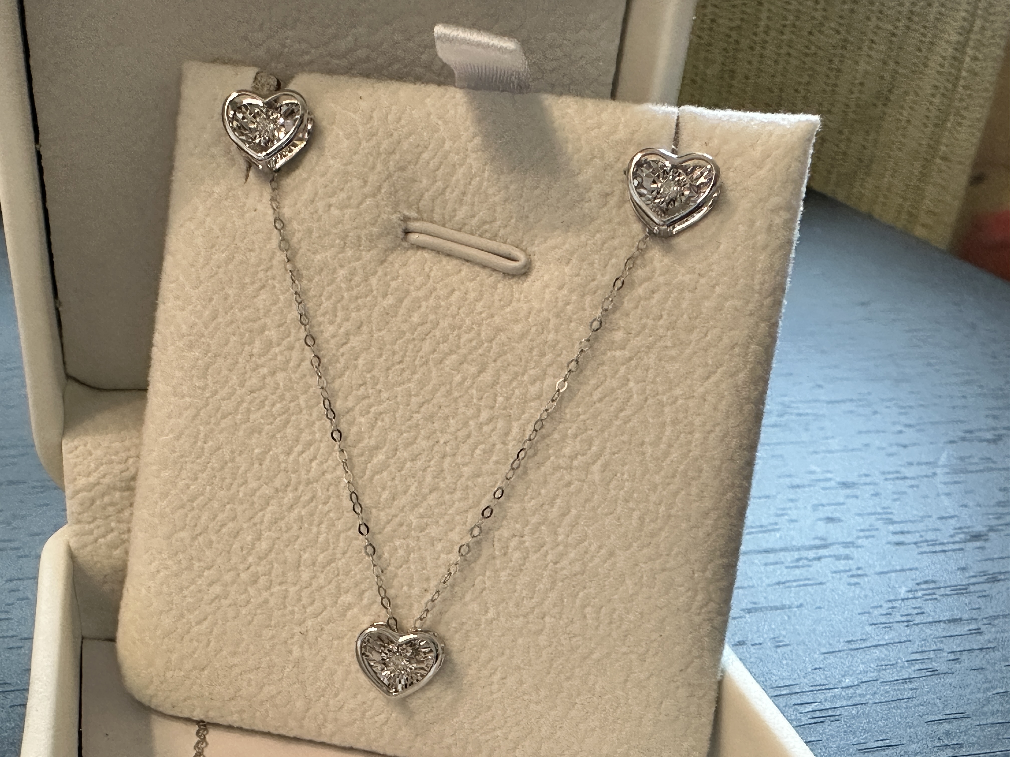 Ciondolo e orecchini danzanti in oro bianco 18 carati con diamante, regalo di San Valentino per lei