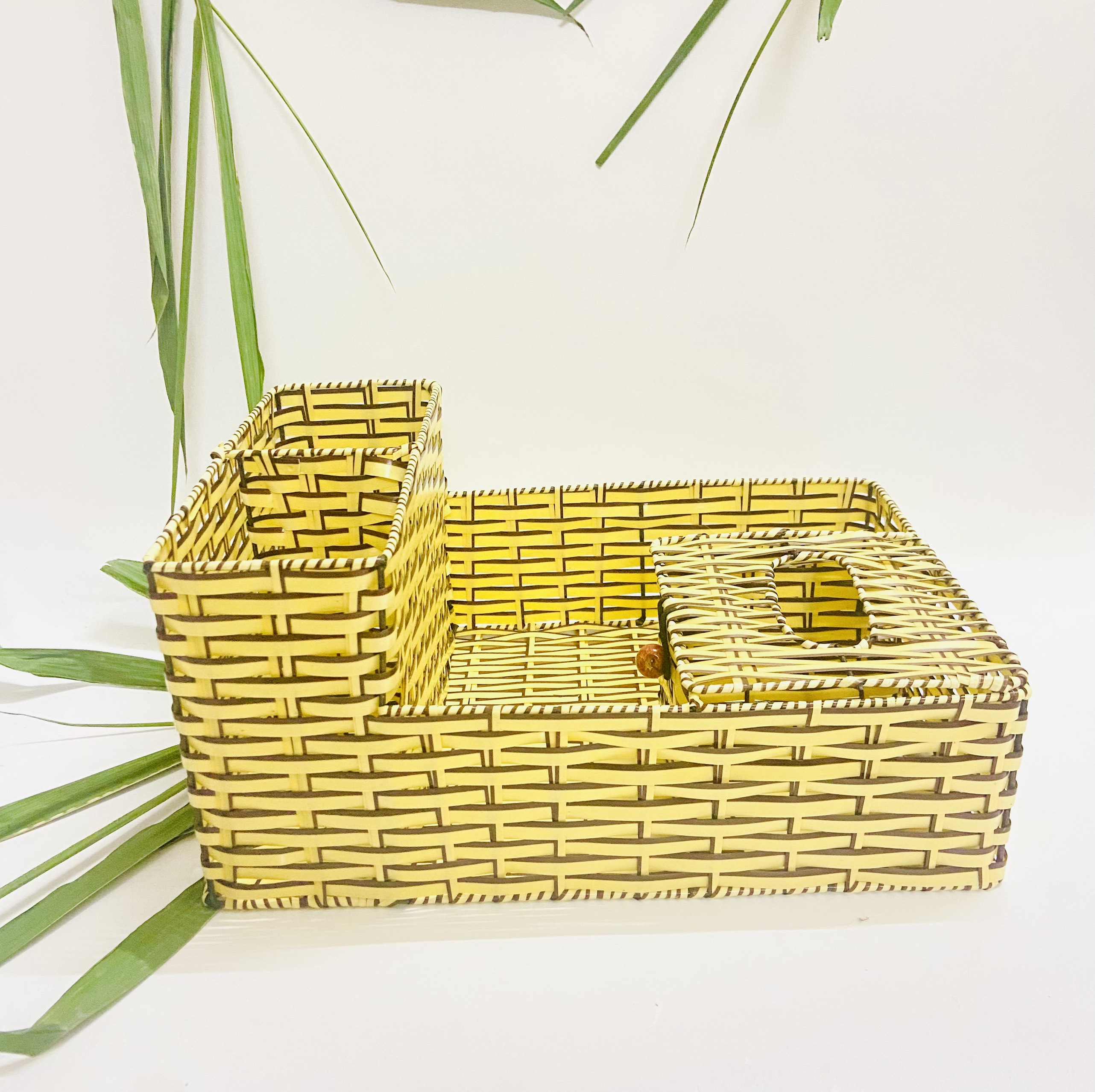 Khay nhựa giả mây tre nan đựng thìa đũa, ống tăm, giấy ăn, các lọ gia vị