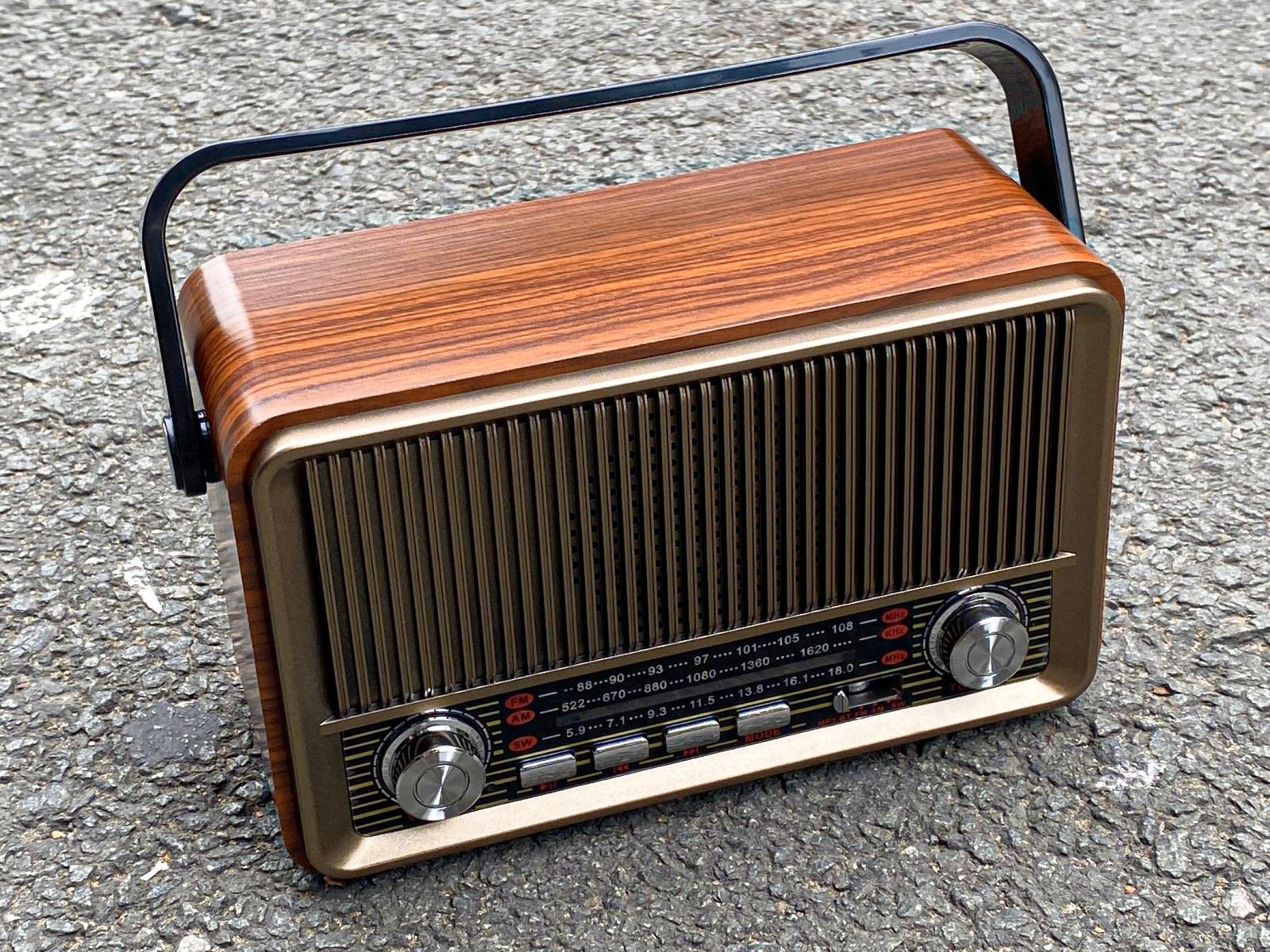 Đài Radio FM Nghe Nhạc Qua USB Và Thẻ Nhớ, Nghe Kinh Phật, Đài FM Bluetooth Hairun HR-510BT - Loa Bluetooth Kết Hợp Đài Radio, Bass Trầm Ấm, Phong Cách Cổ Điển Vintage - Vỏ Gỗ Sang Trọng, Phù Hợp Làm Qùa Tặng Ông Bà-Người Lớn Tuổi