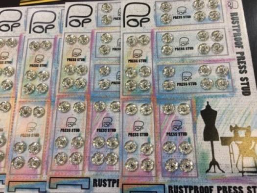 Cúc bấm áo dài, cúc bóp POP