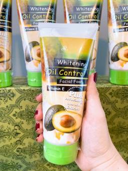 Sữa rửa mặt giúp sạch da, dưỡng ẩm, dưỡng trắng da tinh chất bơ và gạo sữa