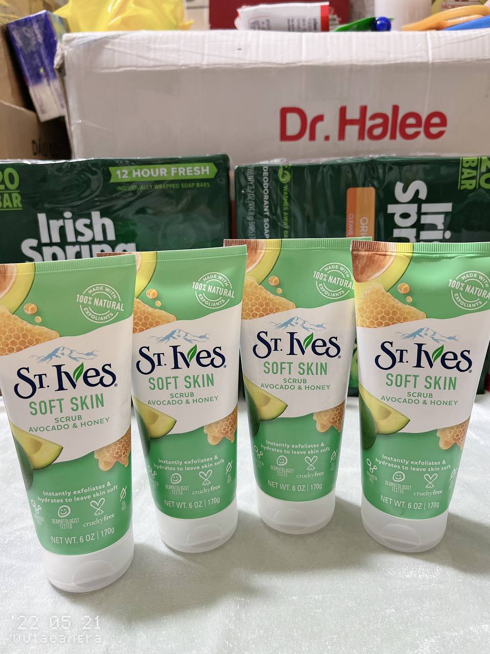 Sữa rửa mặt tẩy tế bào chết st ives bơ mật ong