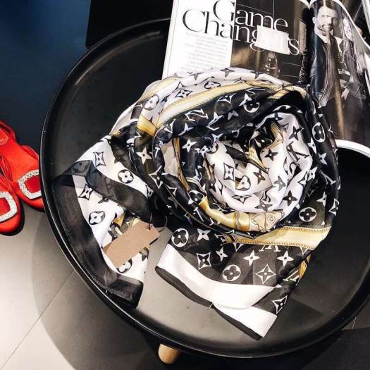 Khăn Lụa LV Chính Hãng Khăn Quàng Cổ Thời Trang Chất Lượng Cao Cho Nữ Khăn Trùm Đầu Khăn Choàng Nữ Khăn Lụa Thương Hiệu Sang Trọng