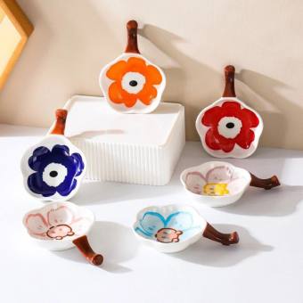 Bát Đựng Nước Chấm, Gia Vị Nhật Hình BÔNG HOA CÓ TAY CẦM -  Bát Đựng Nước Chấm Bằng Sứ Cao Cấp Kết Hợp Gác Đũa Tiện Lợi, chén, chén sứ, chén đựng nước chấm, chén sứ đựng nước chấm, chén nhựa, chén đựng